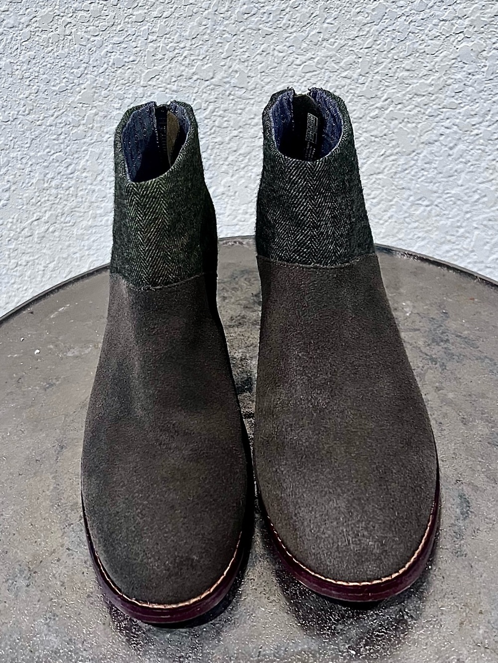 TOMS "Leila" Ankle Boots in the shade
Tarmac Olive.
